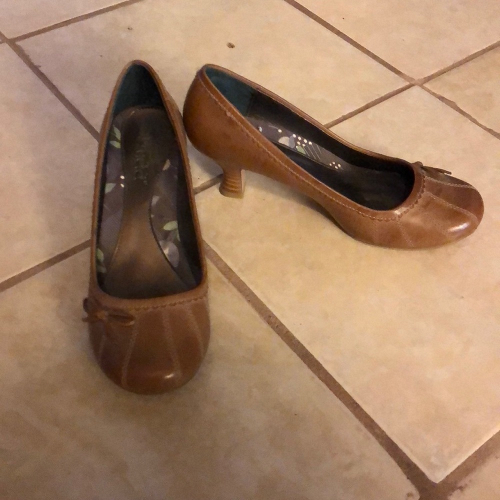 Mudd Tan Heels Size 8.5